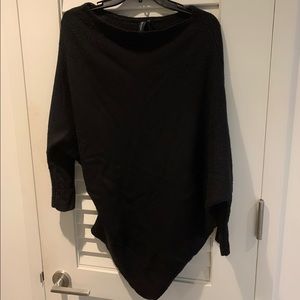Marciano flattering black soft sweater